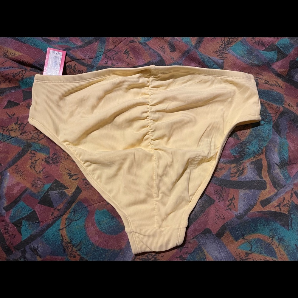 NWT Xhilaration light yellow size 14w bikini bottoms